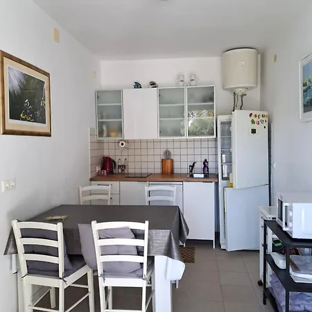 By The Sea Ubli, - 23365 Apartment Lastovo