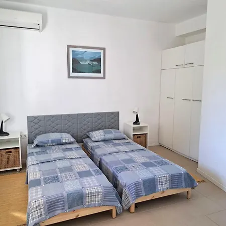 Apartment By The Sea Ubli, - 23365