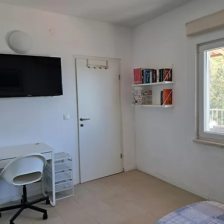 Apartment By The Sea Ubli, - 23365